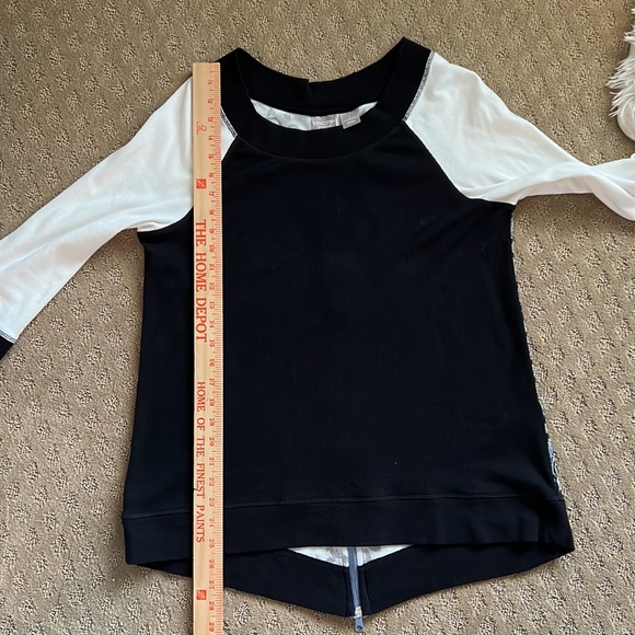 Chico’s Zenergy Floral Back Zipper Top - Picture 8 of 11